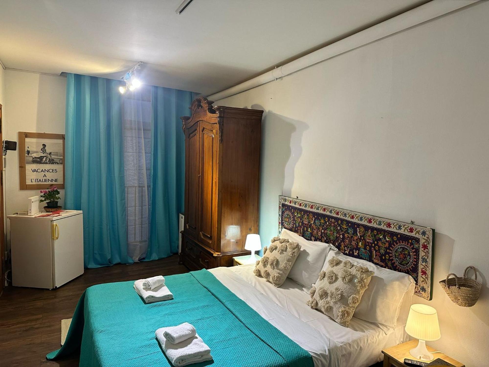 Via Zara Hostel ปาแลร์โม ภายนอก รูปภาพ