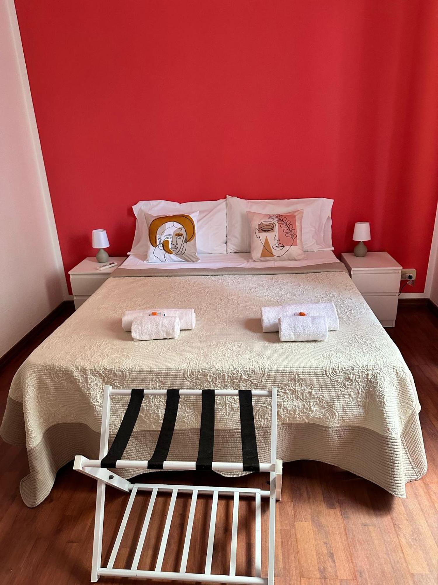 Via Zara Hostel ปาแลร์โม ภายนอก รูปภาพ